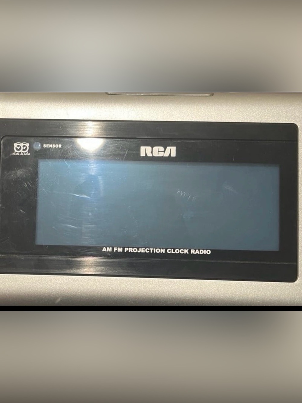 Preowned 2011 Refurbished RCA Digital Projection Alarm Clock Radio - Silver . - Picture 5 of 14